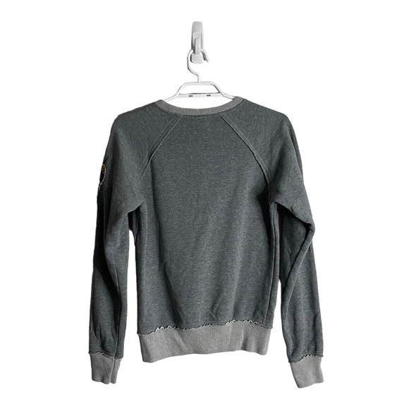 Universal Studios The Wizarding World of Harry Potter Gryffindor Sweatshirt - Picture 8 of 8